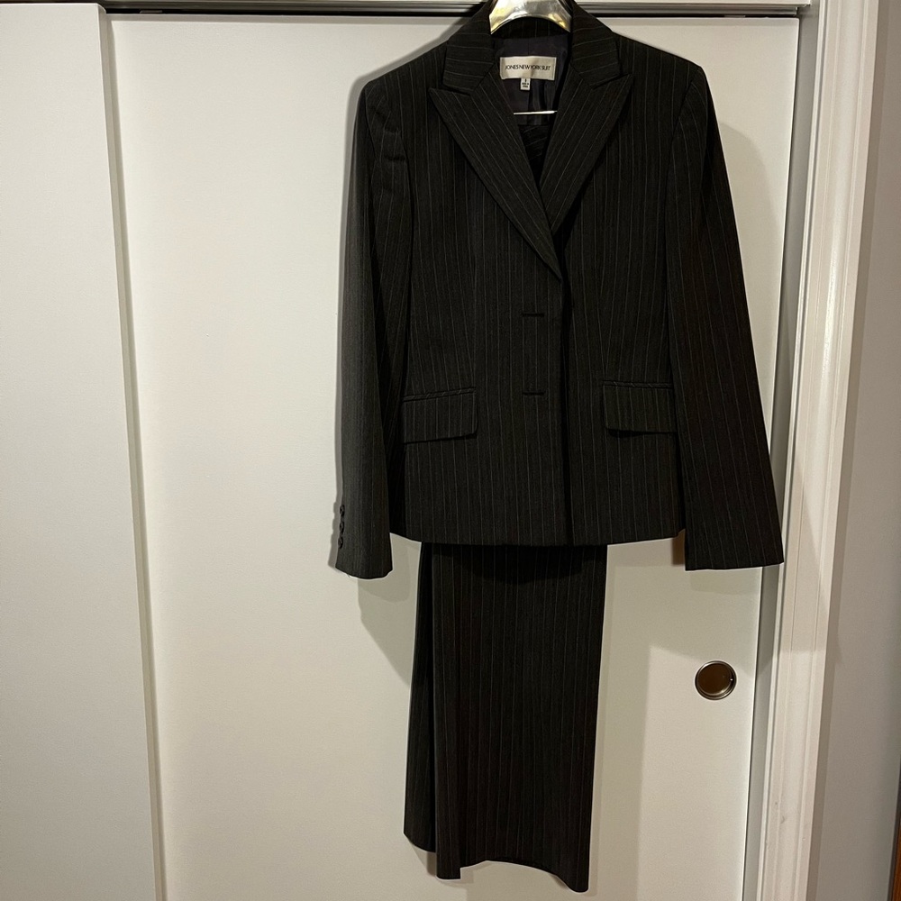 Jones Grey Pin Stripe Pants Suit
